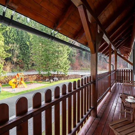 Ξενοδοχείο με διαμερίσματα Spindl Self Check-in & Sauna 4*